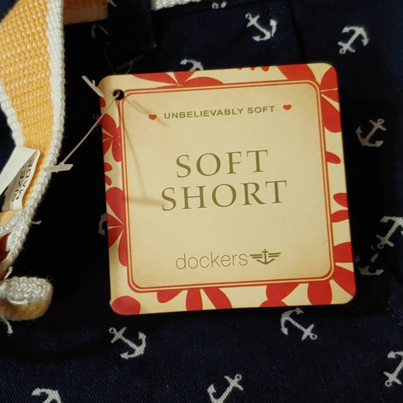 Dockers 🆕 Soft Slimming Anchor Shorts 8 - Picture 11 of 14